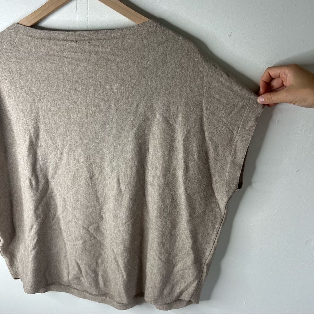 Aaeda Cream Sleeveless Boxy Muscle Tee - Picture 7 of 9